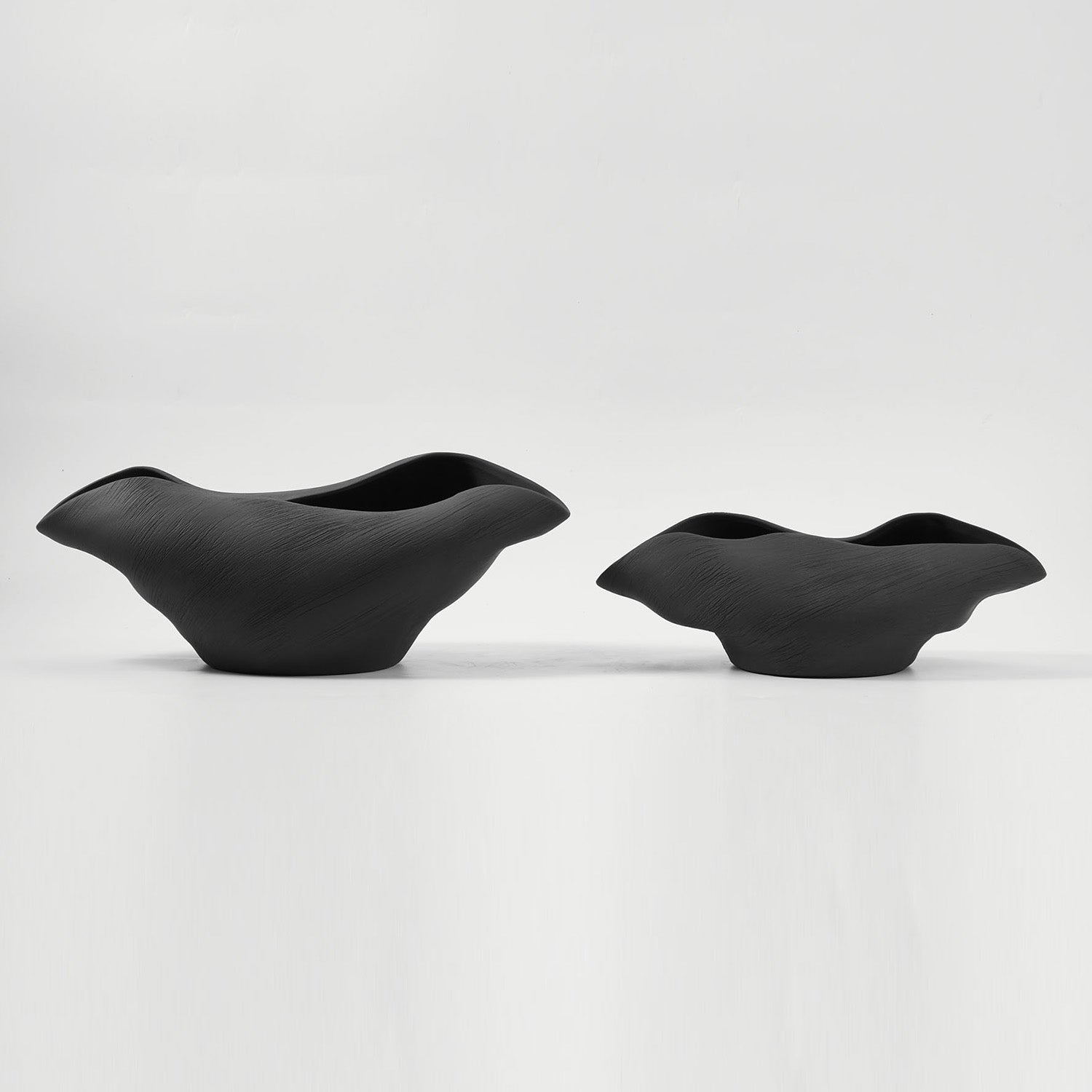 COSSE BOWL EBONY ~ MEDIUM