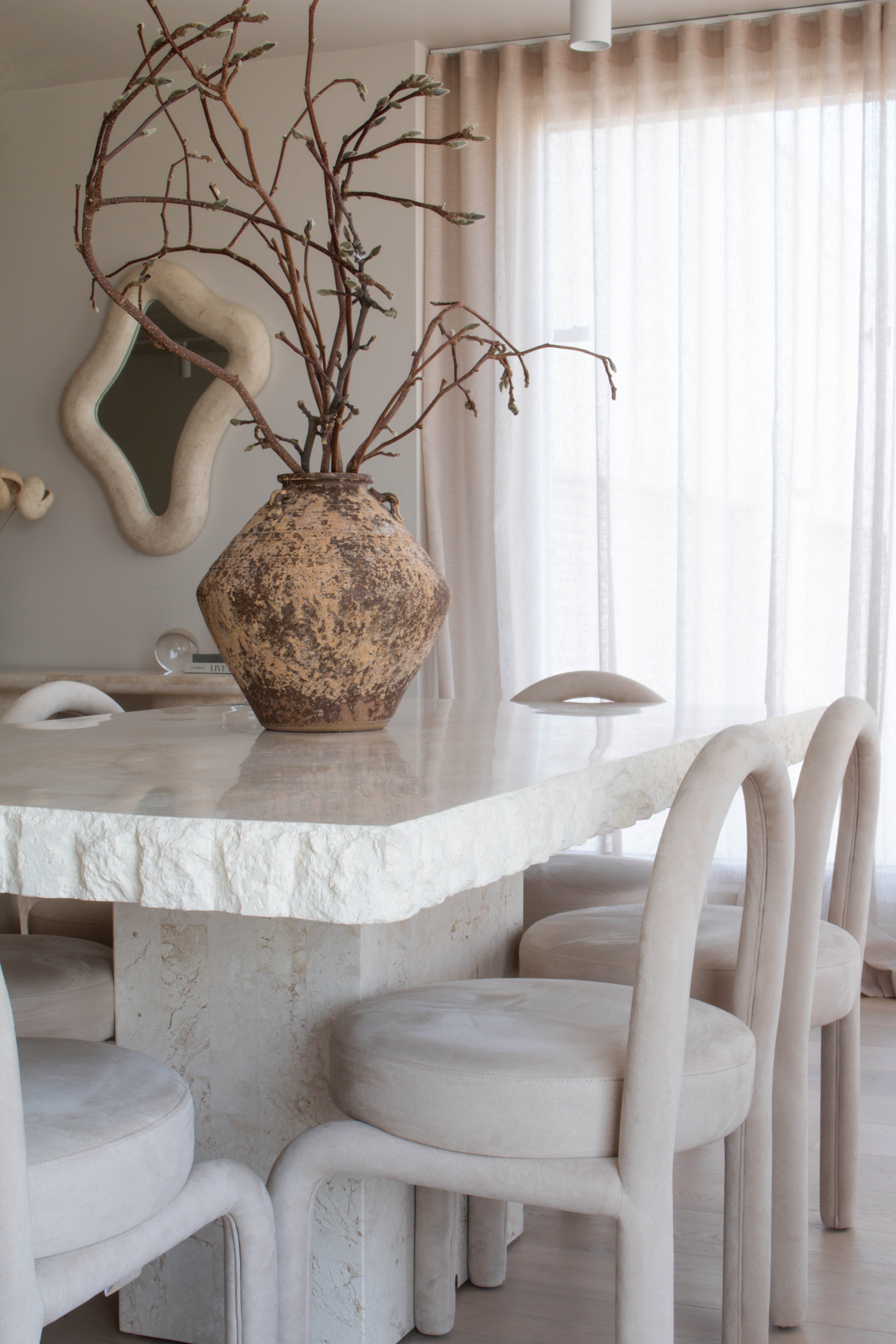 LA VIA DINING TABLE ~ EN GOLD