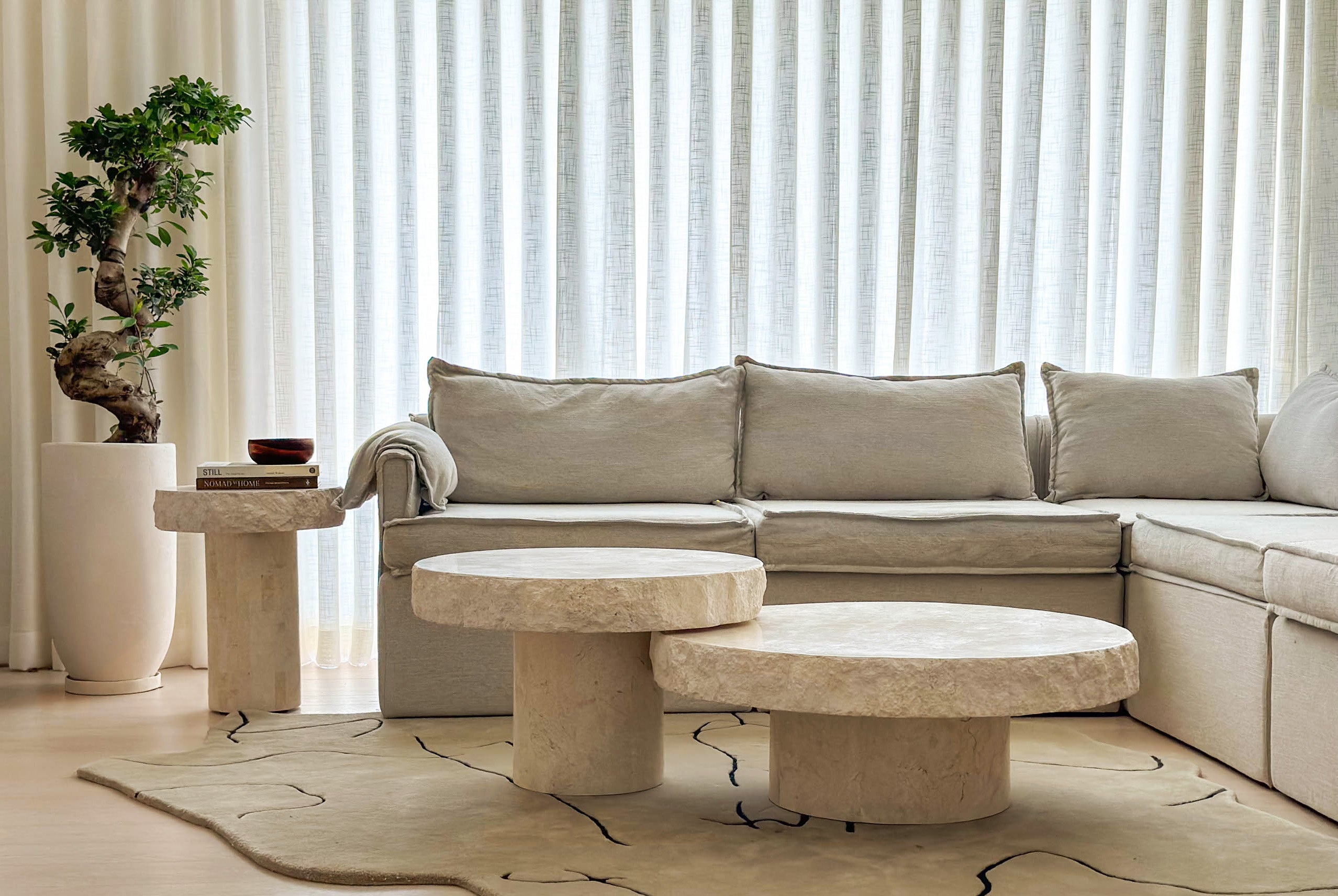 LUMA COFFEE TABLE, MEDIUM ~ EN GOLD