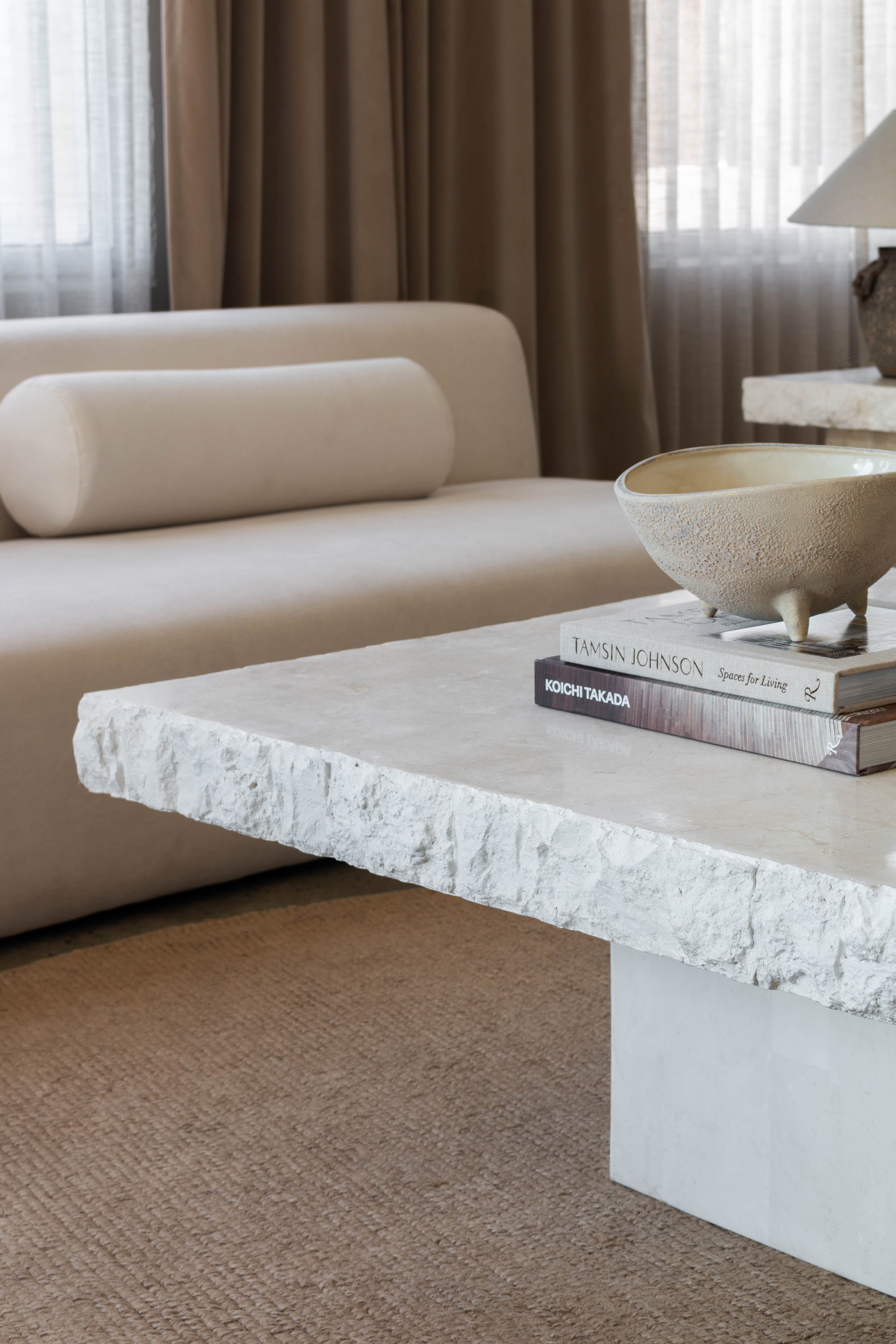ORILLA COFFEE TABLE ~ EN GOLD