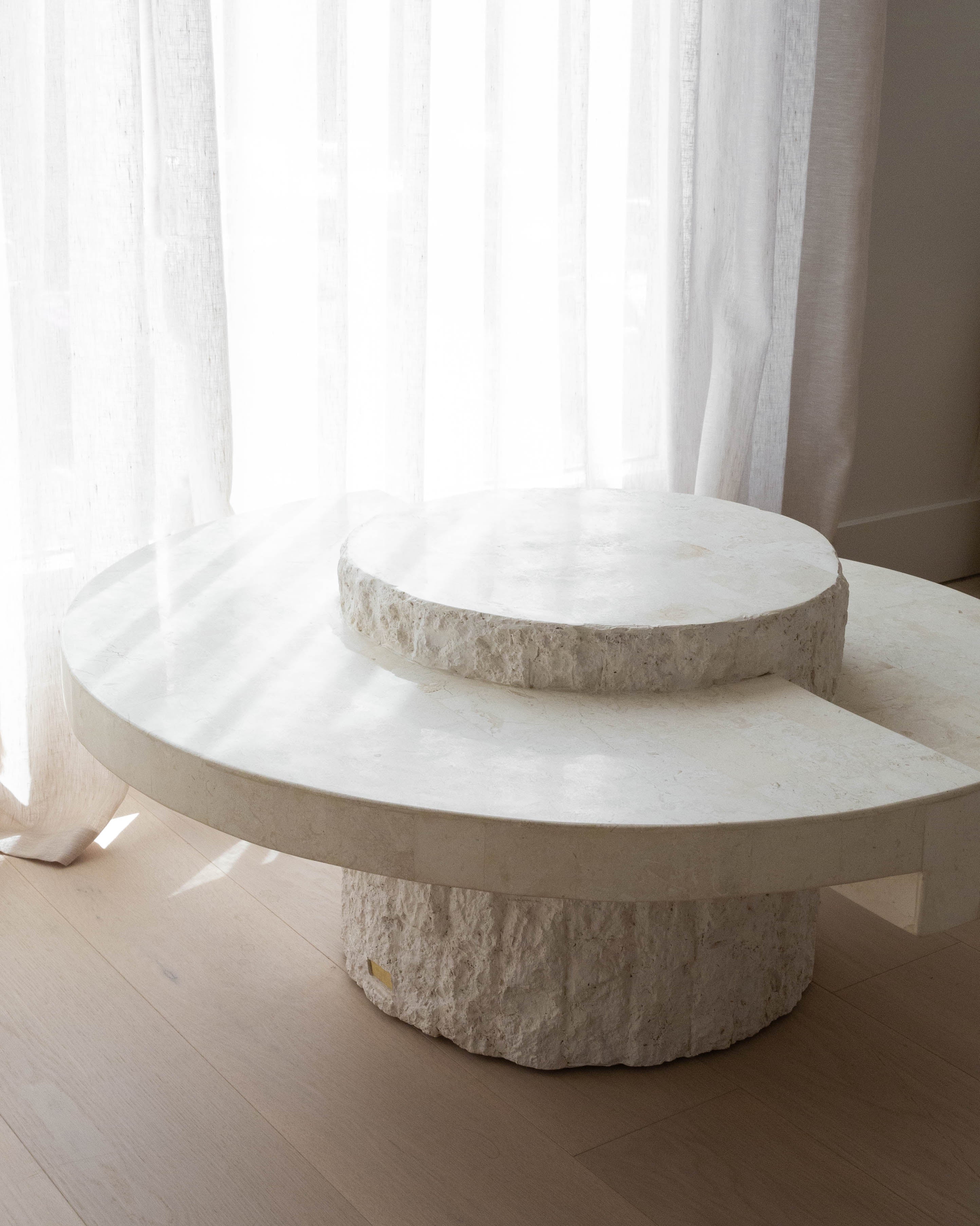 TIERRA GRANDE COFFEE TABLE ⁓ EN GOLD