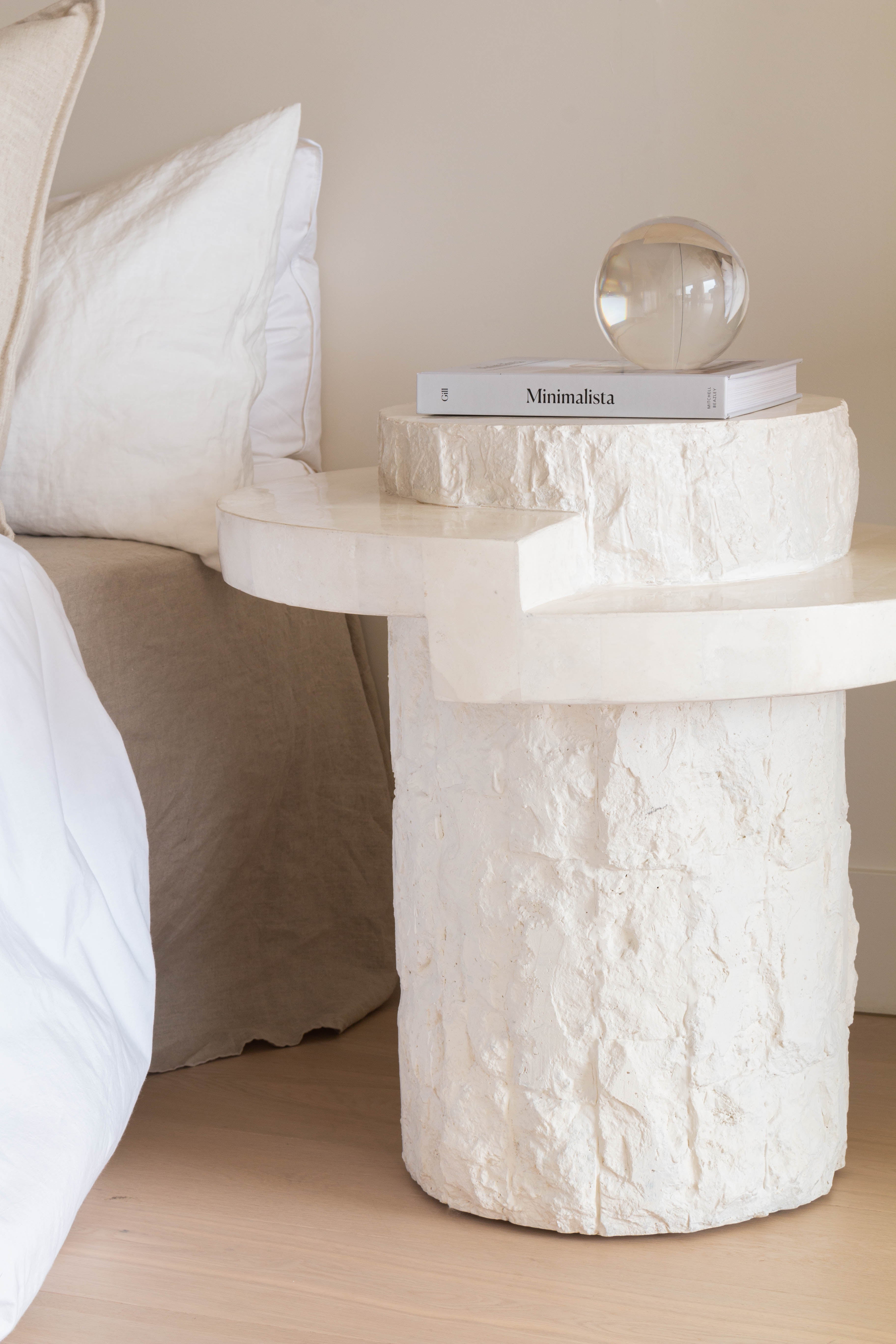 TIERRA PETITE SIDE TABLE⁓ EN GOLD