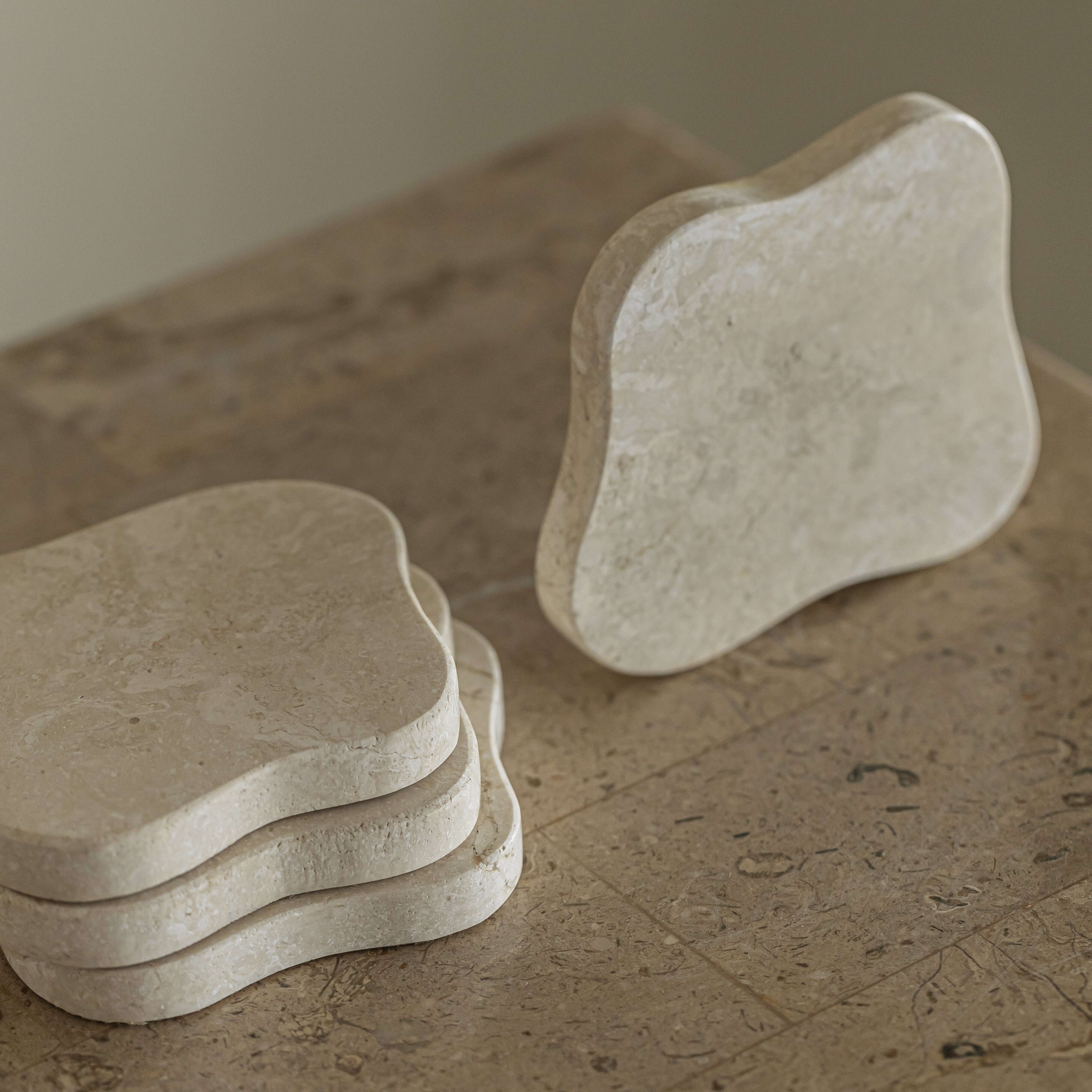 NATURAL WHITE STONE COASTERS - SET OF 4 ~ EN GOLD