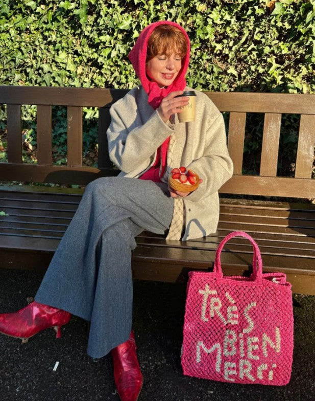 THE JACKSONS LONDON JUTE BAG . TRES BIEN MERCI . IN HOT PINK WITH NATURAL