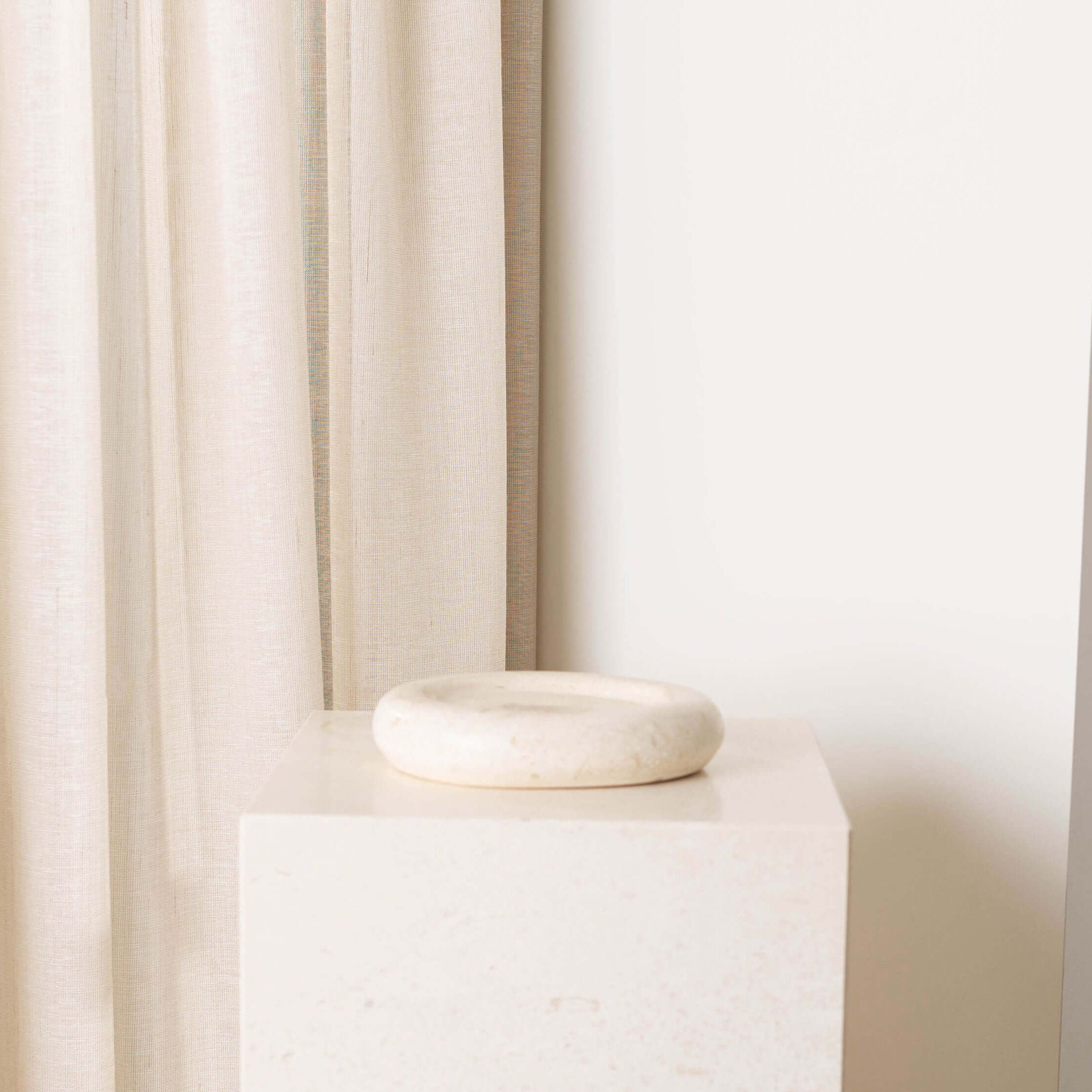 LILO CATCH-ALL, NATURAL WHITE SMALL ~ EN GOLD