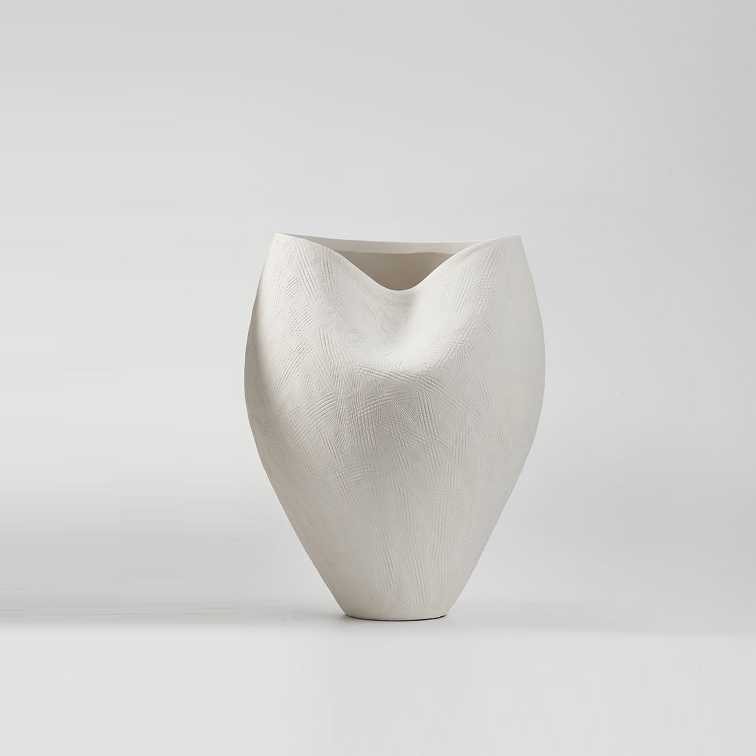 MOULE VASE IVORY ~ MEDIUM