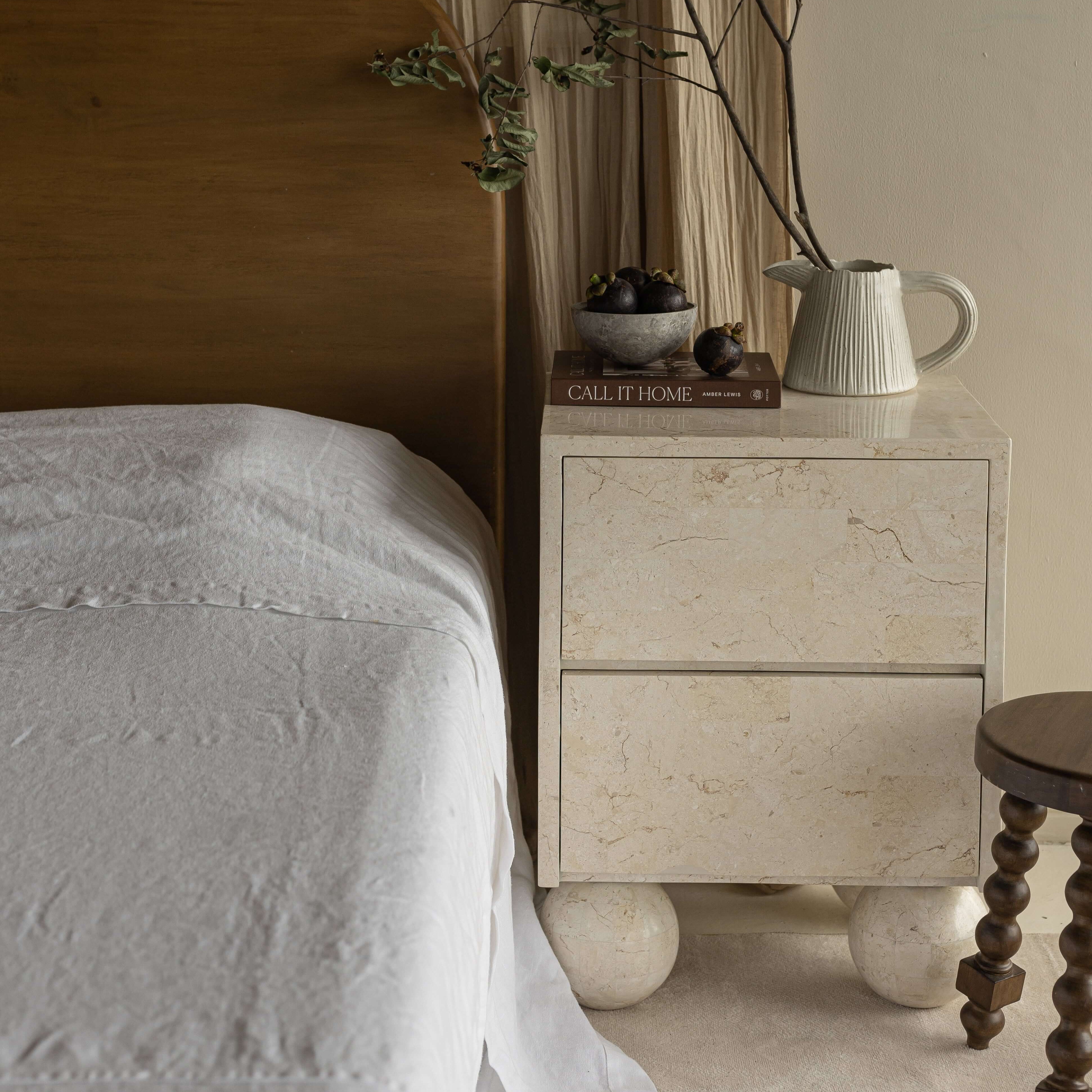 MIRO BEDSIDE TABLE ⁓ EN GOLD