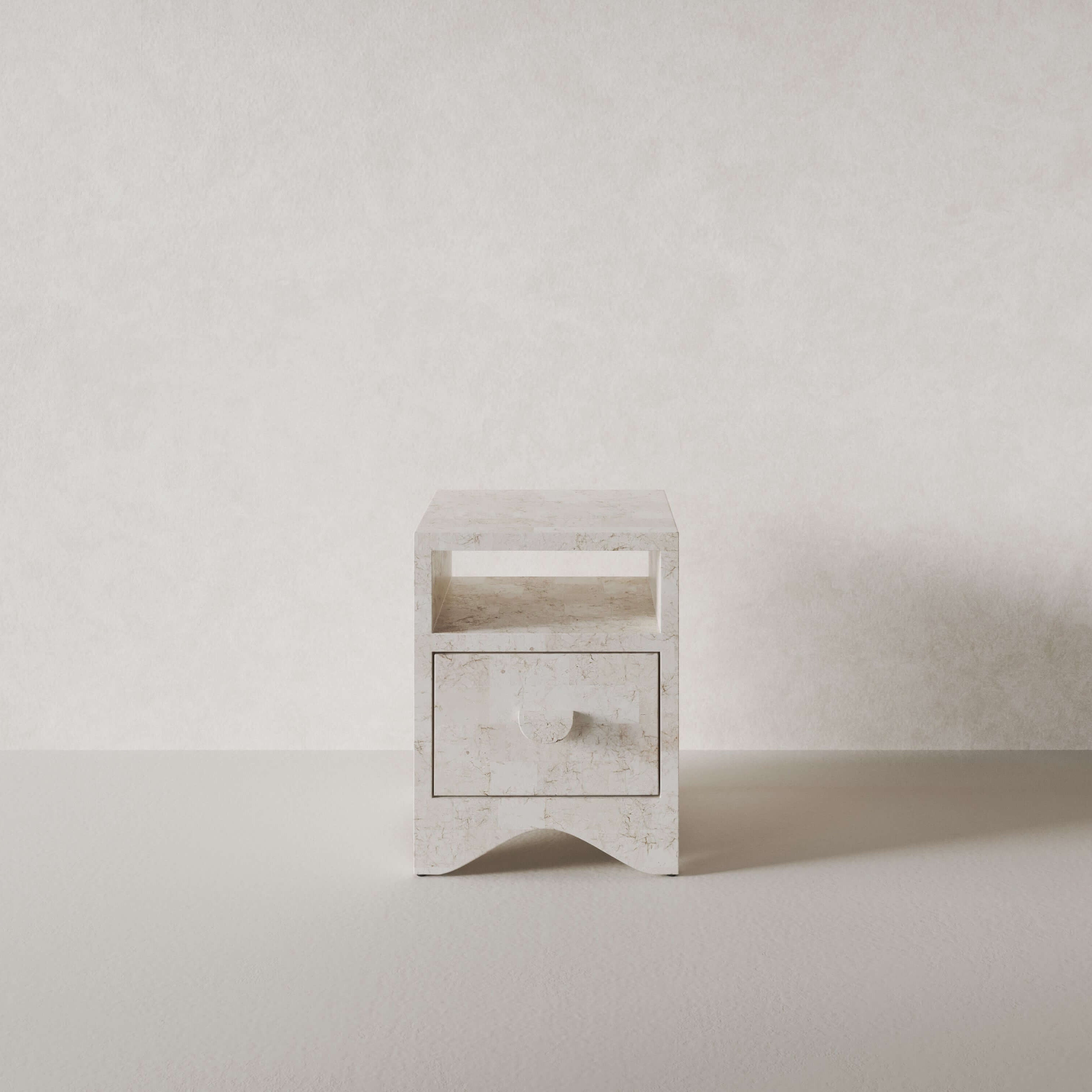 SABLE SIDE TABLE | NATURAL WHITE STONE ~ EN GOLD