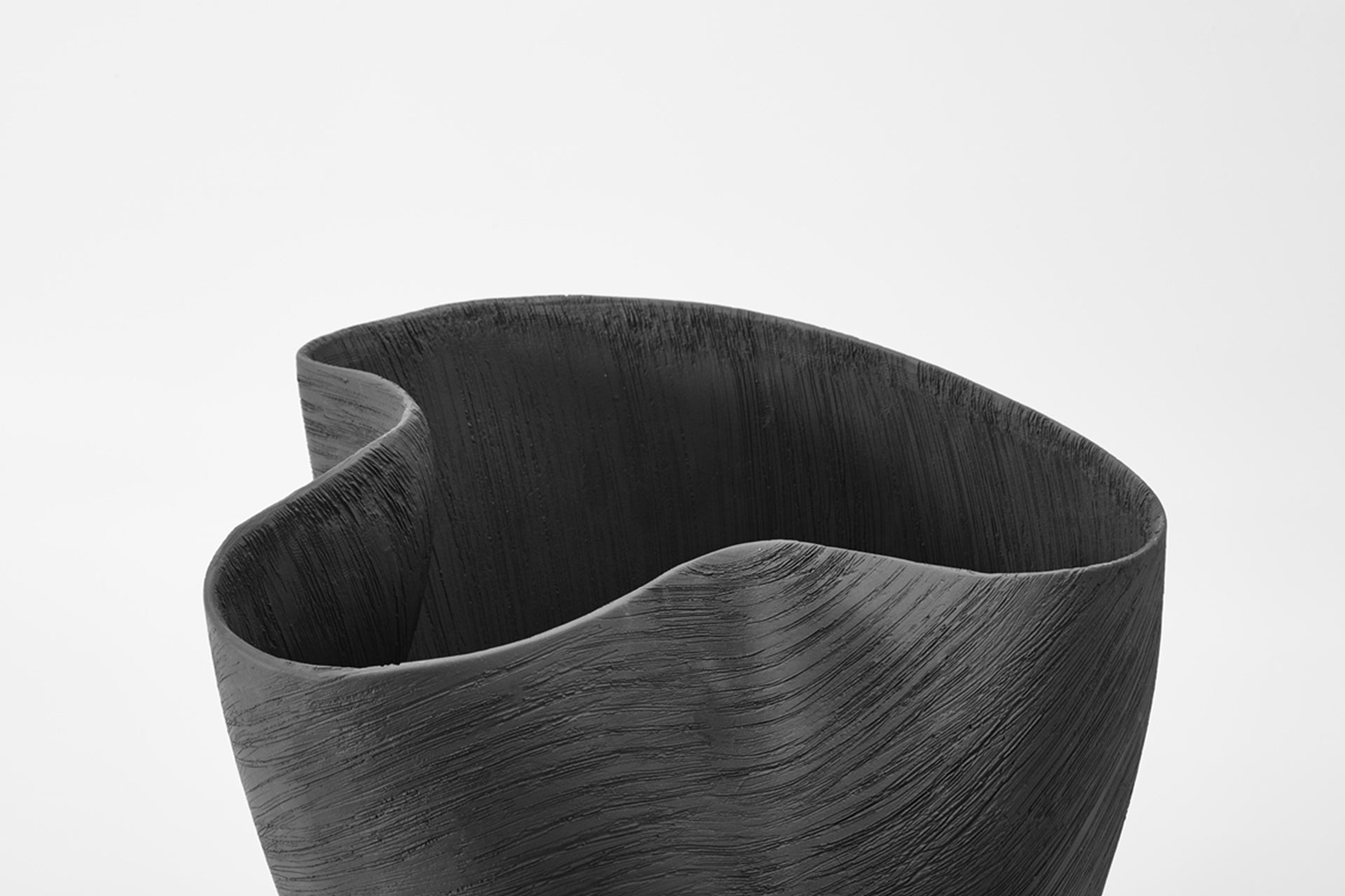 NEBULA DEEP VASE CHOCOLATE BRUSH