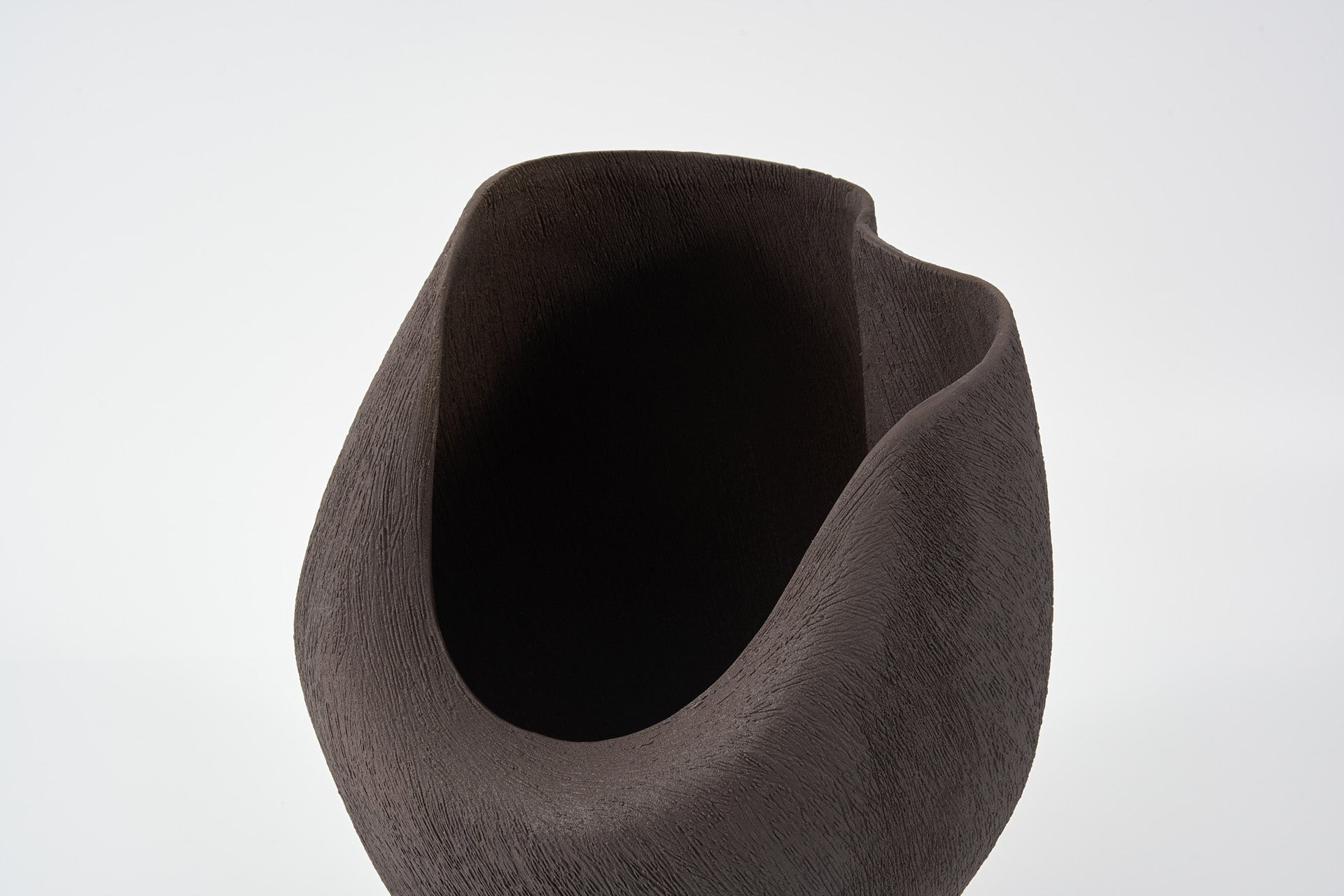 NEBULA DEEP VASE CHOCOLATE BRUSH