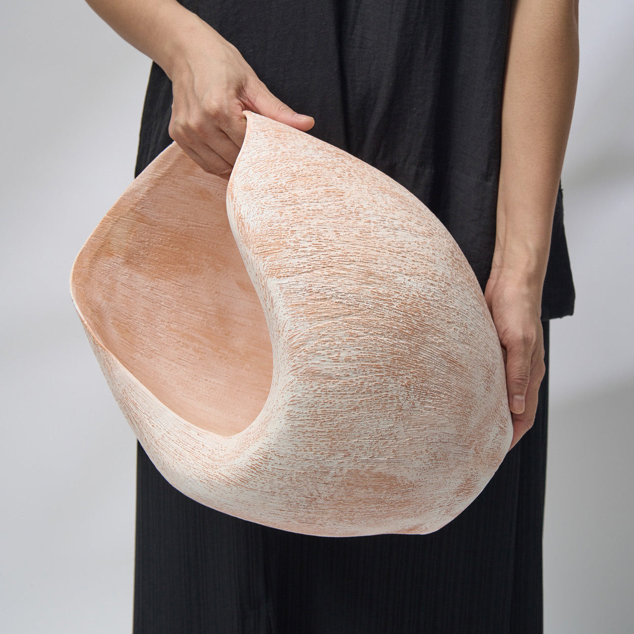 NEBULA DEEP VASE SALMON BRUSH
