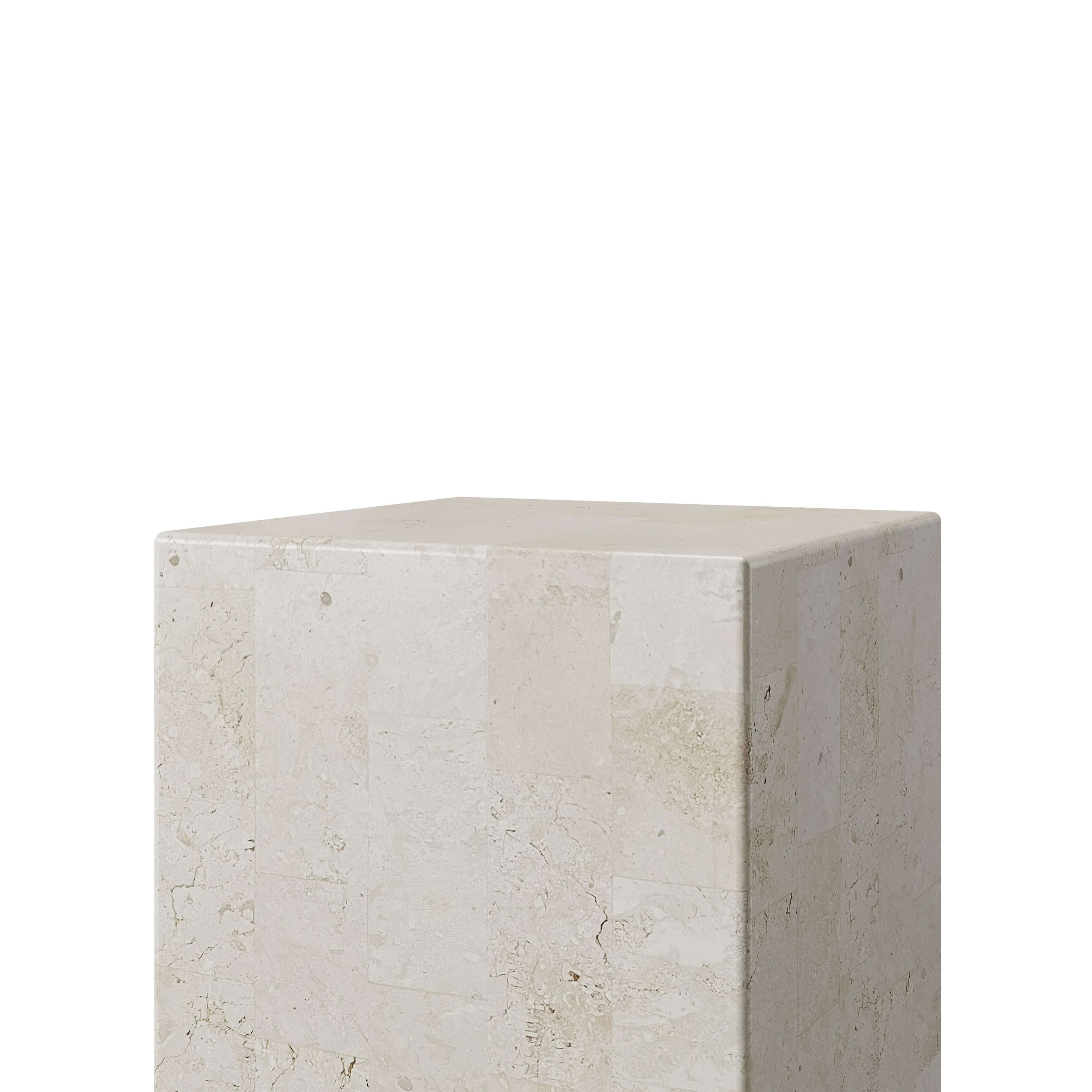 FOSSIL STONE PLINTHS ⁓ EN GOLD