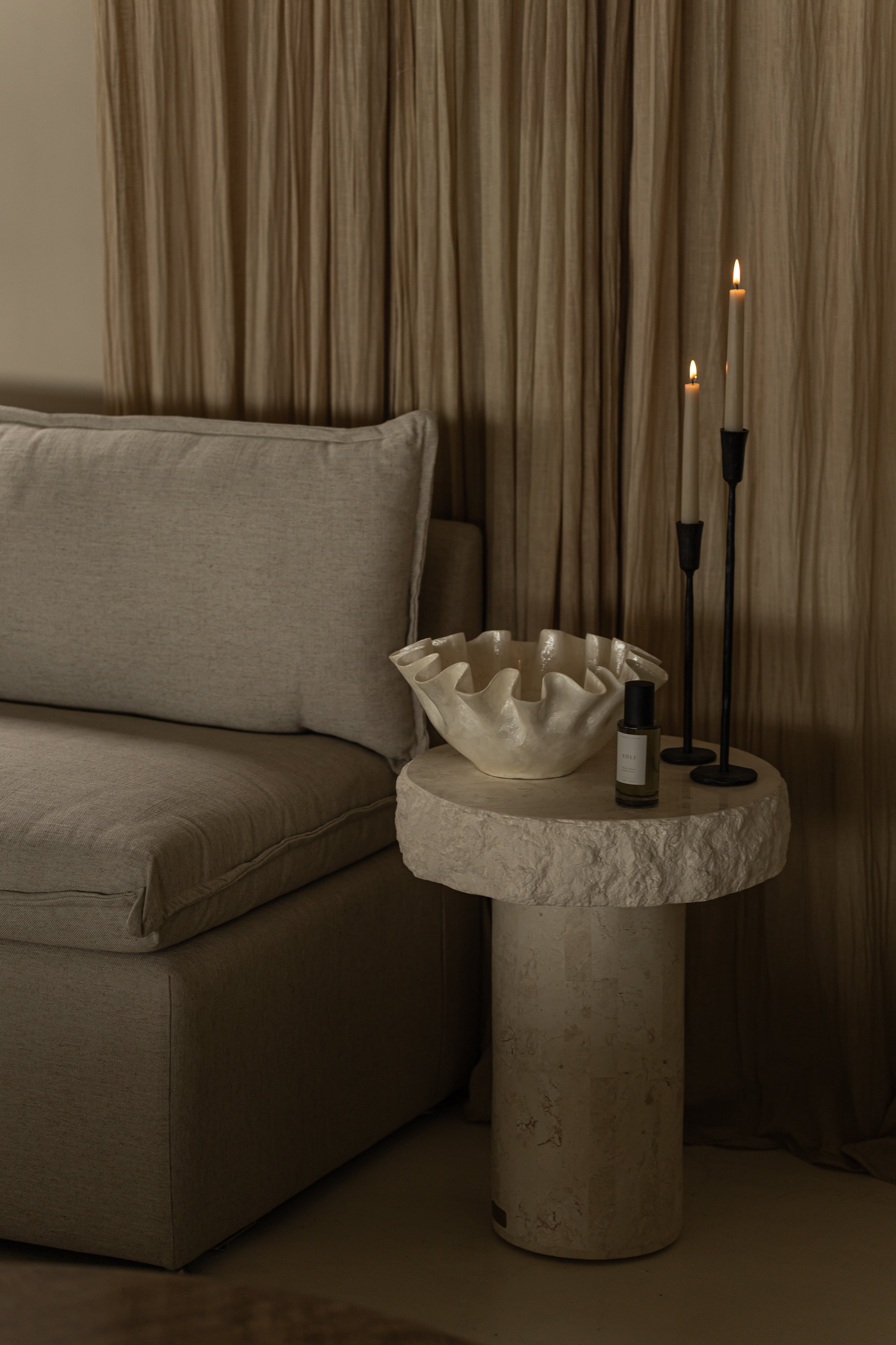 LUMA SIDE TABLE ⁓ EN GOLD