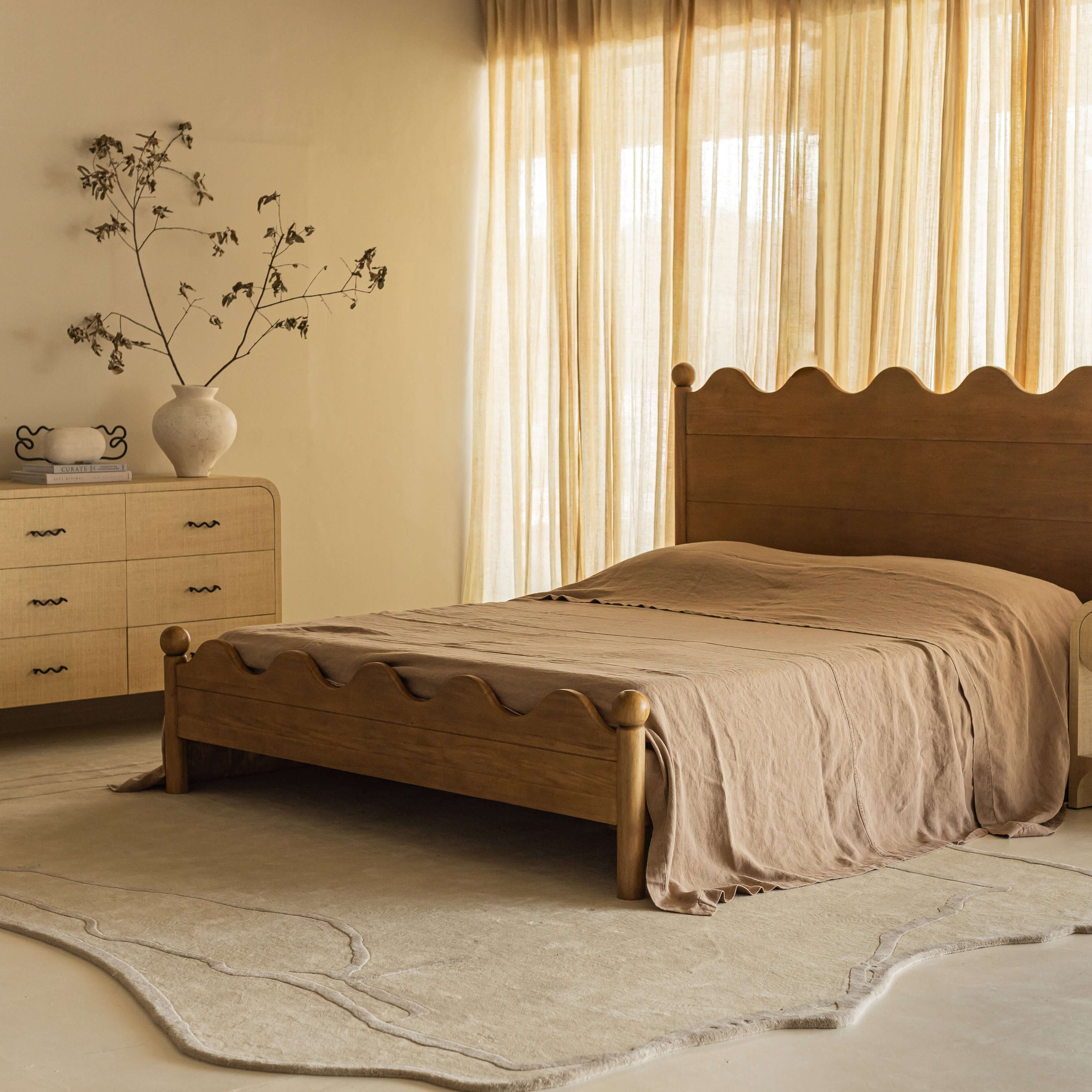 BRUNO CHEST OF DRAWERS, RAFFIA ~ EN GOLD