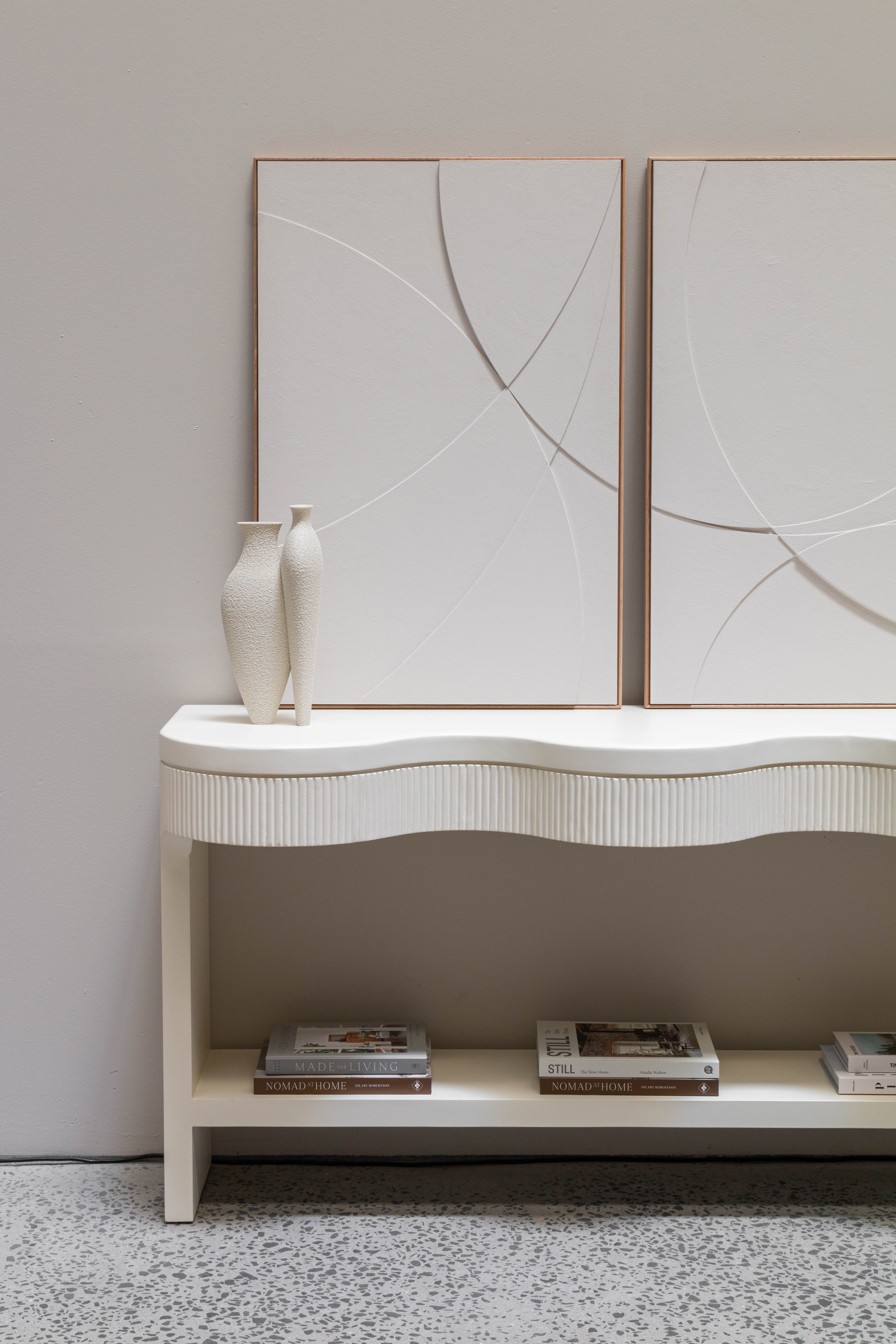 ONDA CONSOLE TABLE, CREAM ⁓ EN GOLD