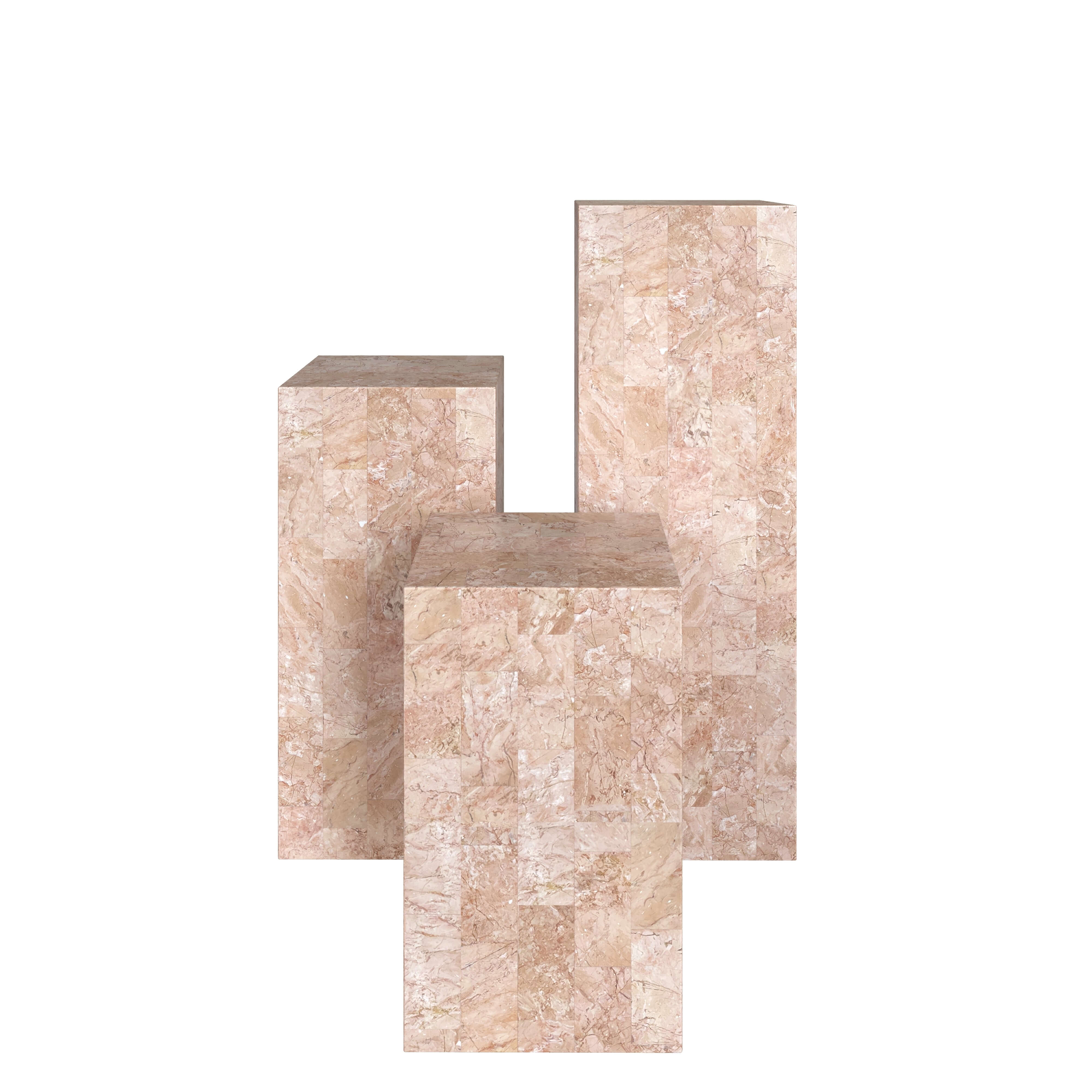 ROSE STONE PLINTH ⁓ EN GOLD