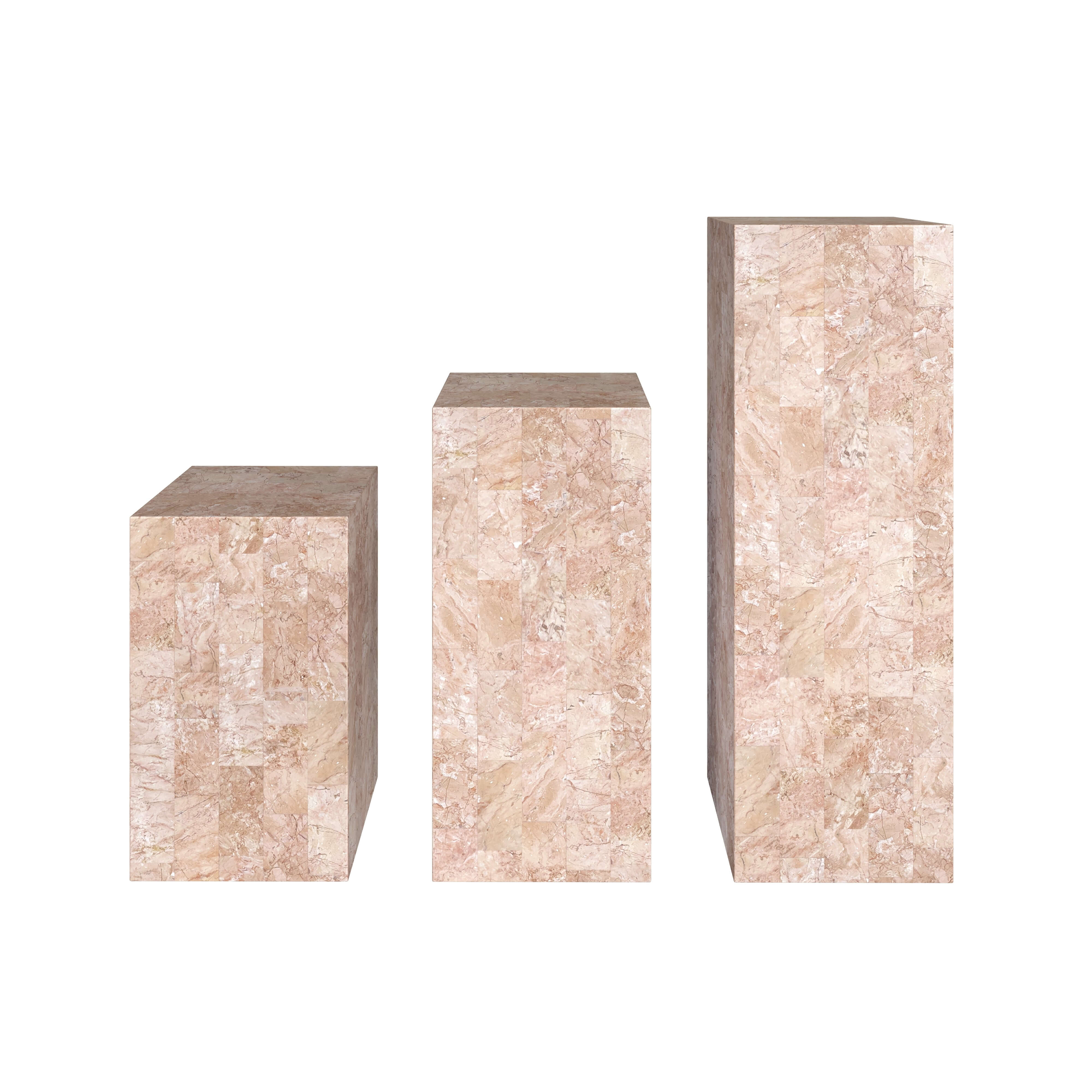 ROSE STONE PLINTH ⁓ EN GOLD