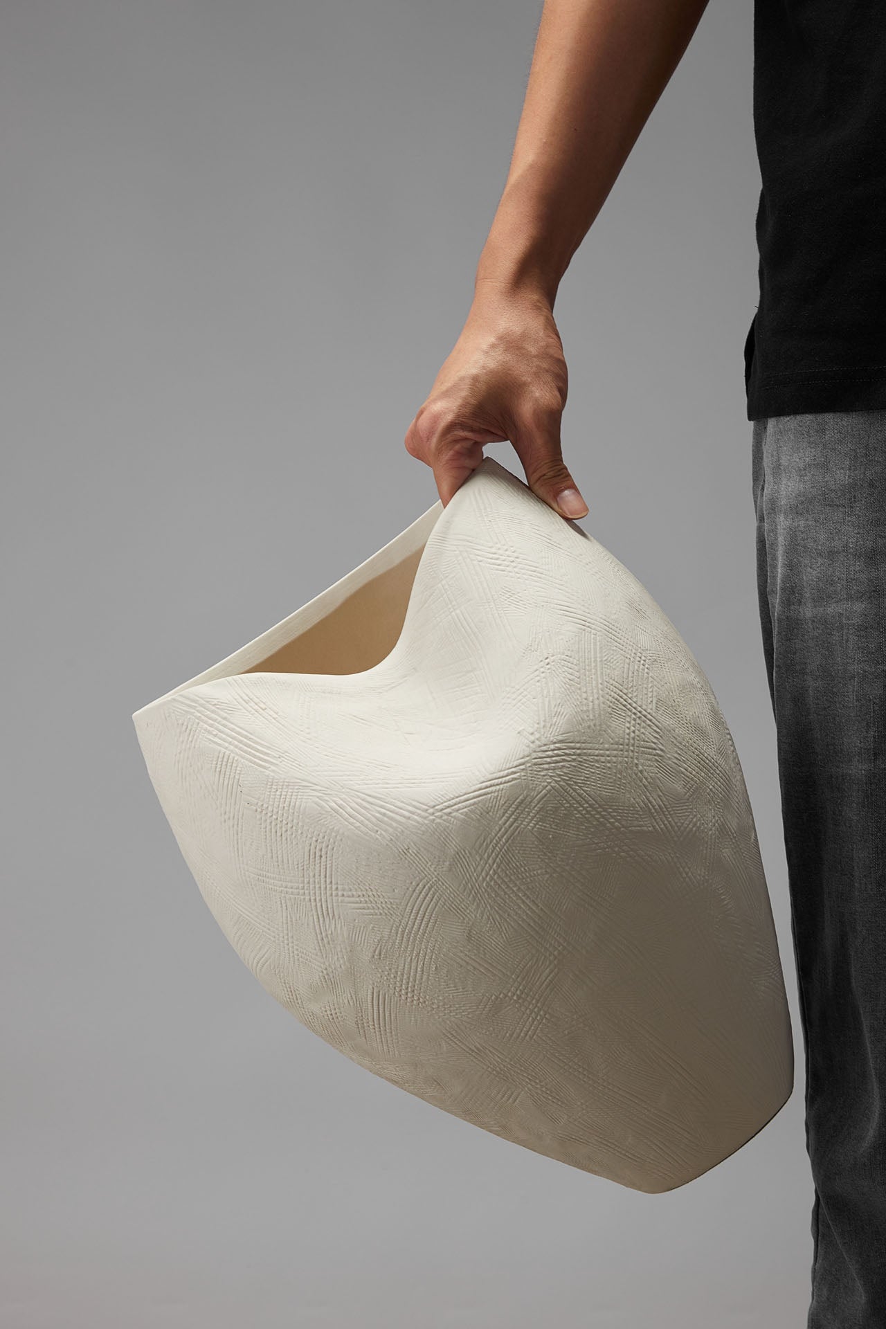 MOULE VASE IVORY ~ LARGE