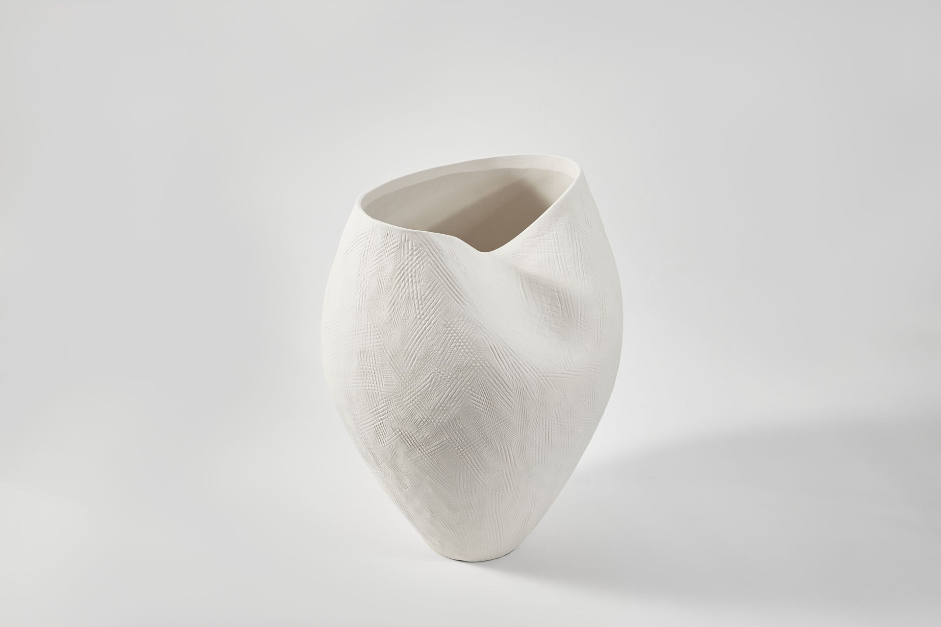 MOULE VASE IVORY ~ LARGE