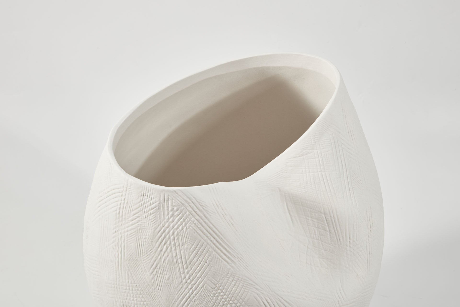 MOULE VASE IVORY ~ LARGE